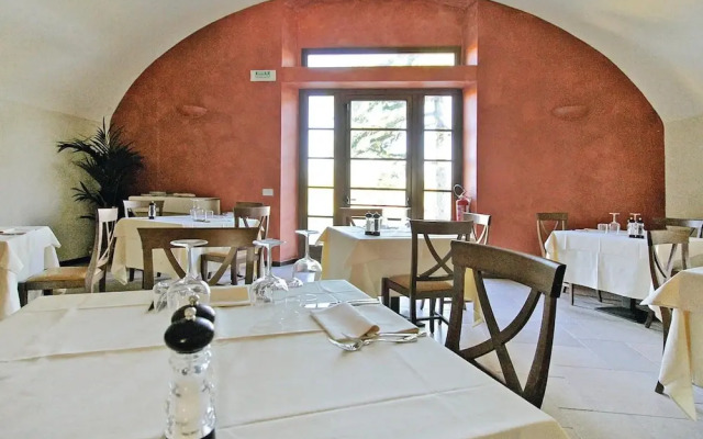 Apartment With Balcony in Poggio All'agnello
