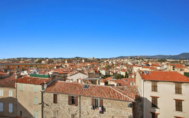 Newly Renovated Apt/2 Terraces/Sea+Mountain Views