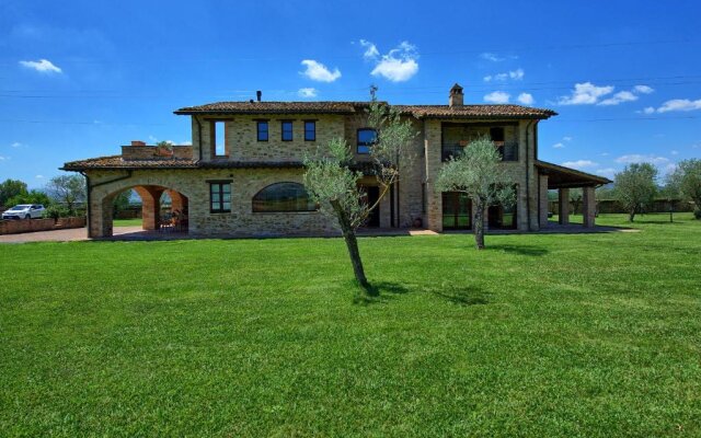 Villa Assisi by PosarelliVillas