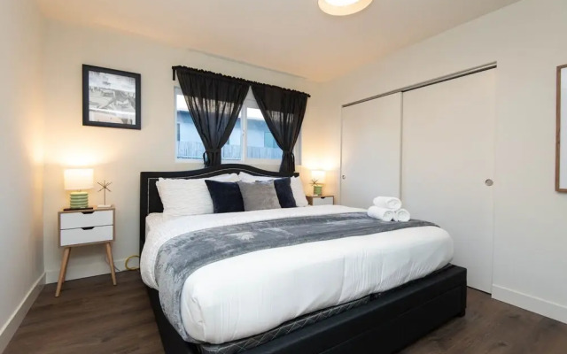 Stylish Apartment near Dodger St