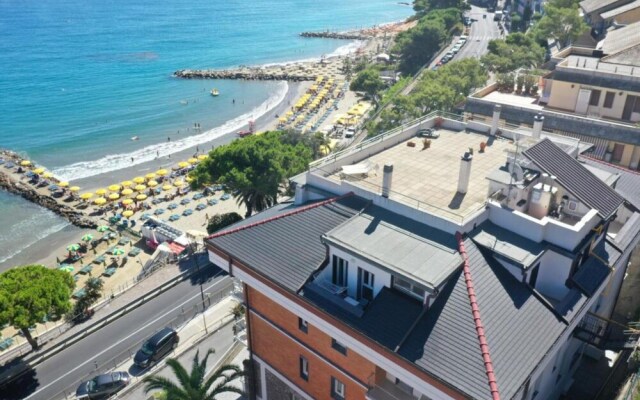 Frontline Beach 6 - B3 - Near To The Sea