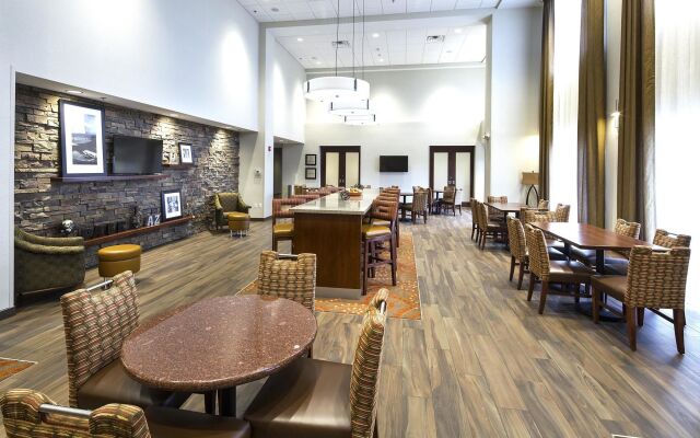 Hampton Inn & Suites Page - Lake Powell