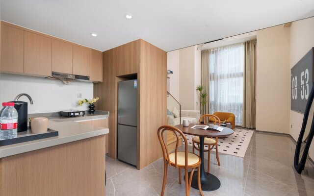 Galory service apartment