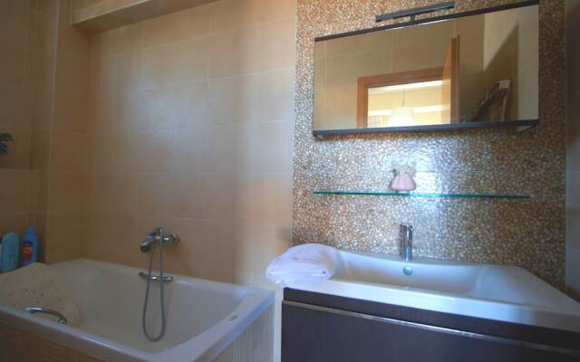 Nutsford Private Pool Villa