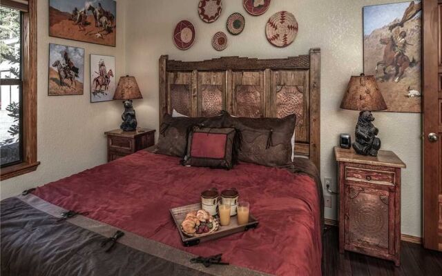 Midtown Riverfront 1, 2 Bedrooms, Hot Tub, Sleeps 6
