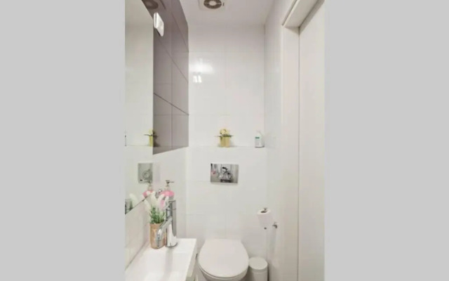 Gordon beach! 2 bedrooms great location