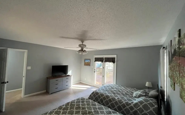 860 Monticello Drive