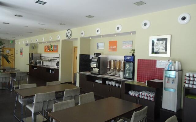 Holiday Inn Express Barcelona - Sant Cugat by IHG