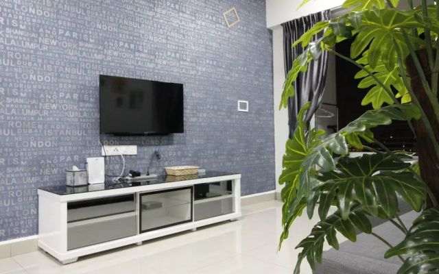 H2H Euro House