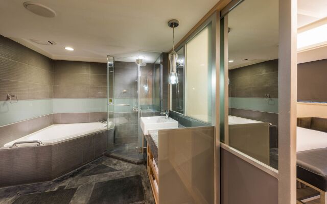 Shin Yuan Celeb Metro Hotel