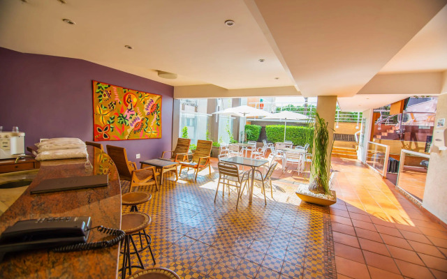 Black Stream Hotel