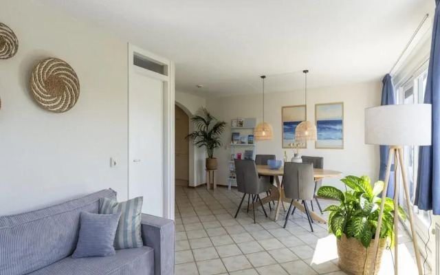 Modern Suites Near Beach