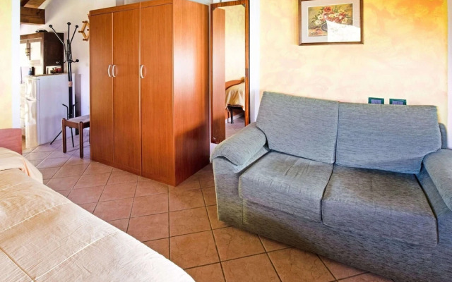 Cottage in Parole Near Forest and Lake