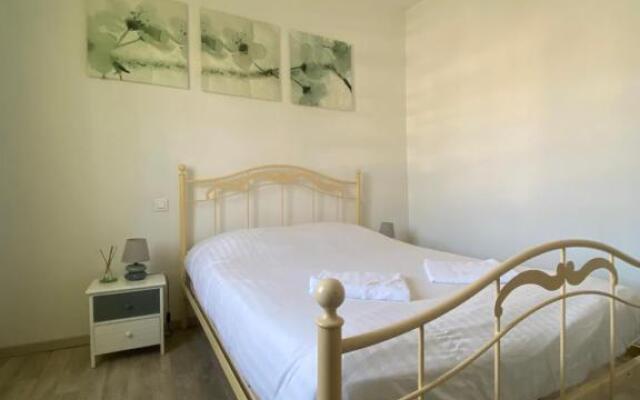 MUSCAT - Coquet 2 pièces au pied du vignoble