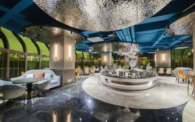 The Horizon Hotel