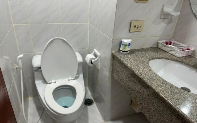 Apartments Omni Tower Direct Rooms Sukhumvit Soi 4