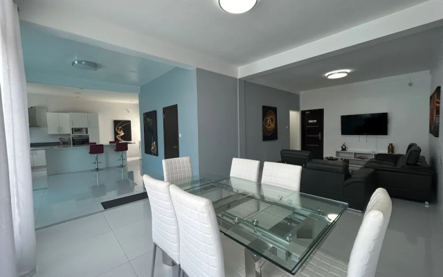 3Bd Luxury Villa Located in Prime Loc