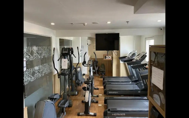 Holiday Inn Express Greater Noida Knowledge Park