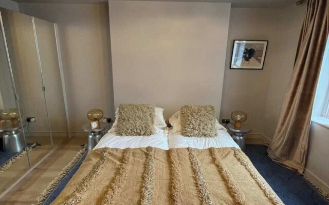 Luxury 2BD Flat W/private Garden - Kentish Town!