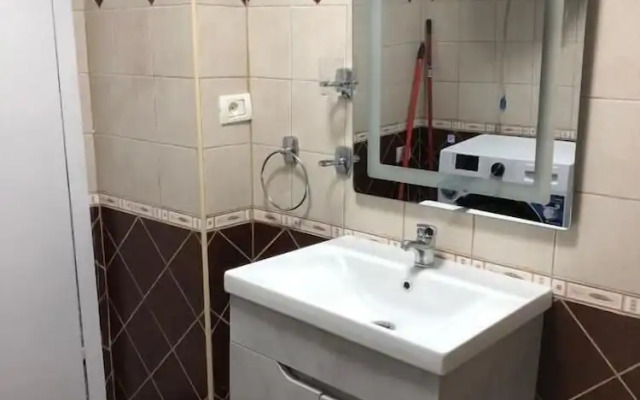 Tirent Apartment - Comfortable 1-Bedroom Stay in Fresku