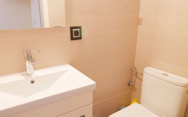 Nice house with heated pool and tennis course