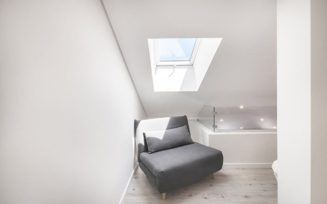 Lisbon Oriente Suites by Olala Homes
