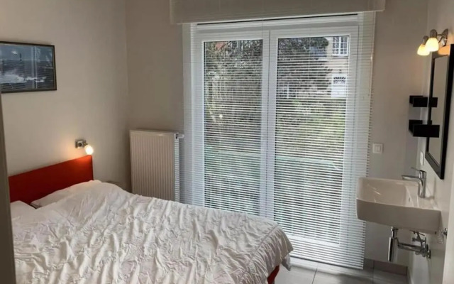 Modern Beachside Apartment