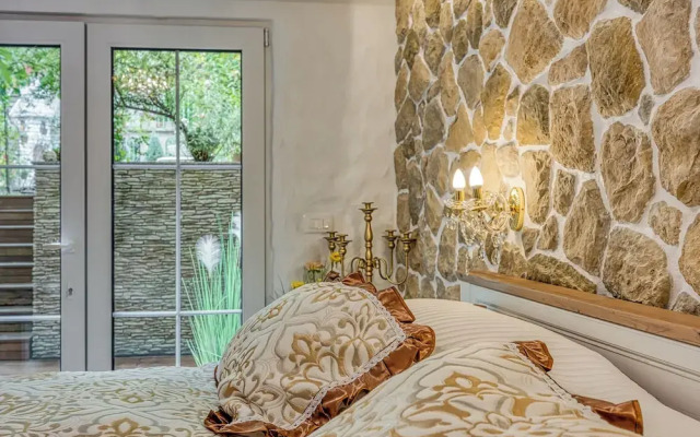 Royal Garden Suite