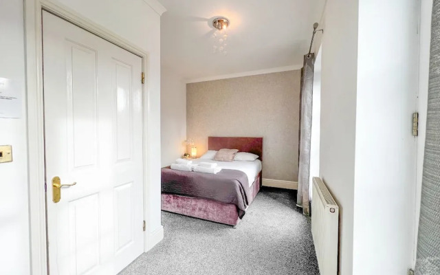 Redbourne Terrace Holiday Home