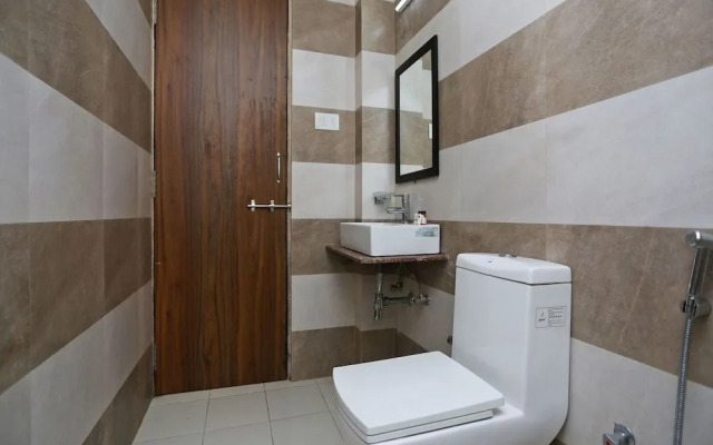 OYO 4009 Hotel HKJ Palace