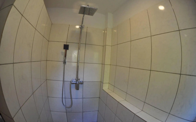 Parrot Resort Moalboal