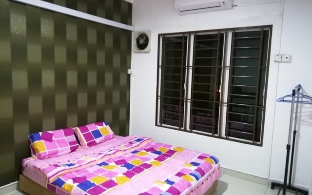 Kepong Spacious Vacation House