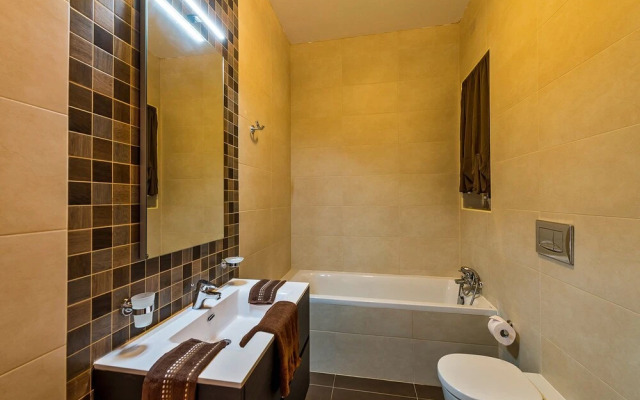 The Hillock North A1