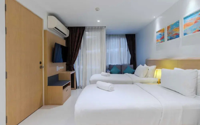 Ocean Breeze1BR Steps from the Sea C244