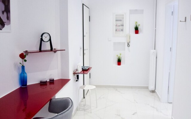 Sophisticated Modern Apt in Athens
