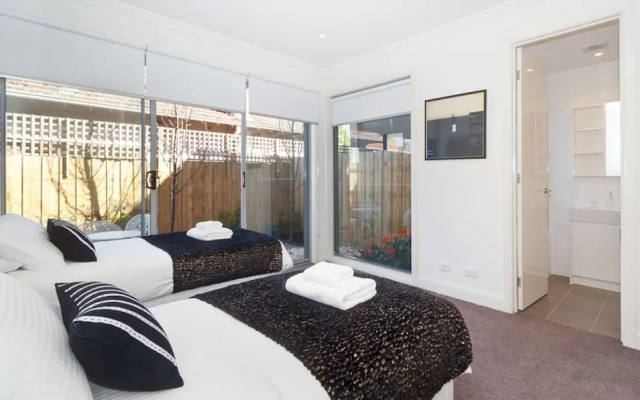 Caulfield Executive Apartment