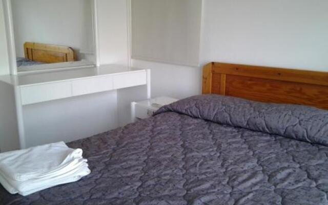 Artemis Karas Holidays Apartment