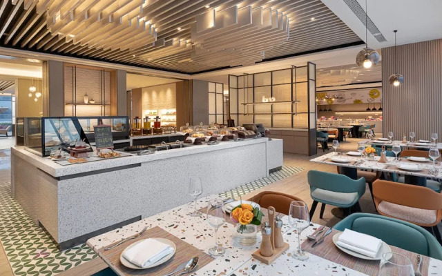 Holiday Inn Shanghai Pudong Airport by IHG