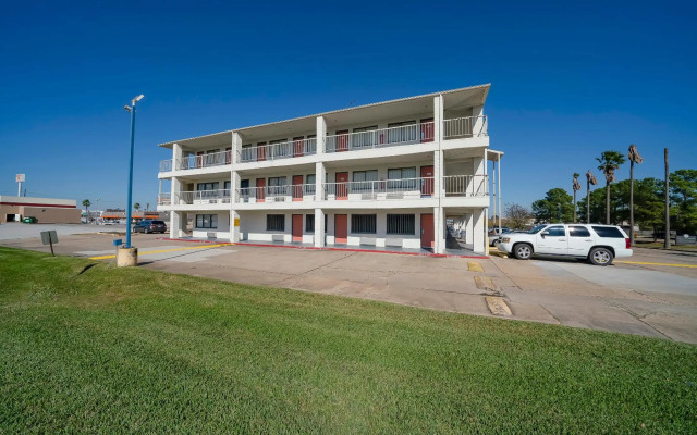 Americas Best Value Inn & Suites Humble