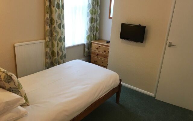 Ivydene Guest House
