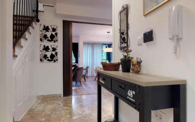17 Ljubav Place