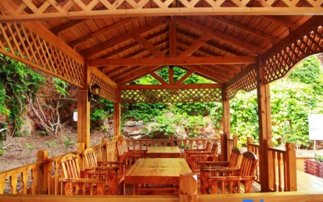 Super 8 Hotel (Dalian Lvshunkou)