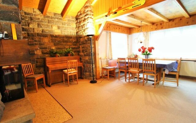 Spacious Chalet near Forest