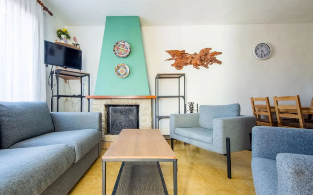 House Laurel Verditz