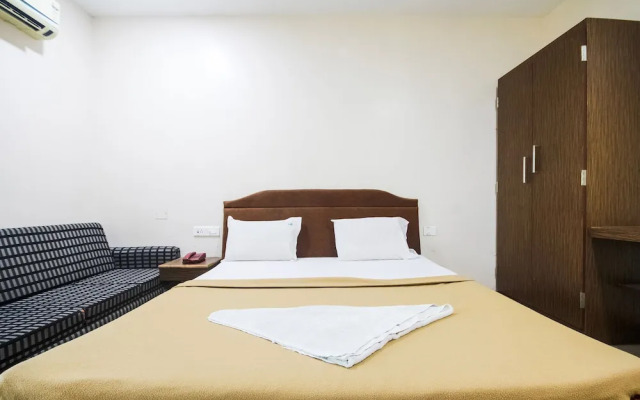 SPOT ON 44152 Lk Residency