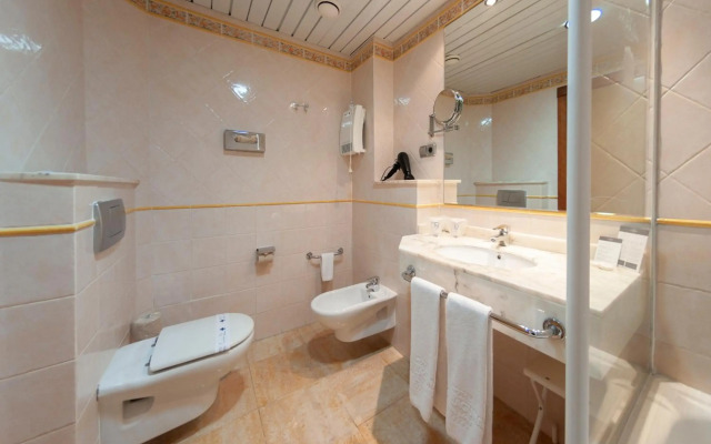 Hotel La Laguna Spa And Golf