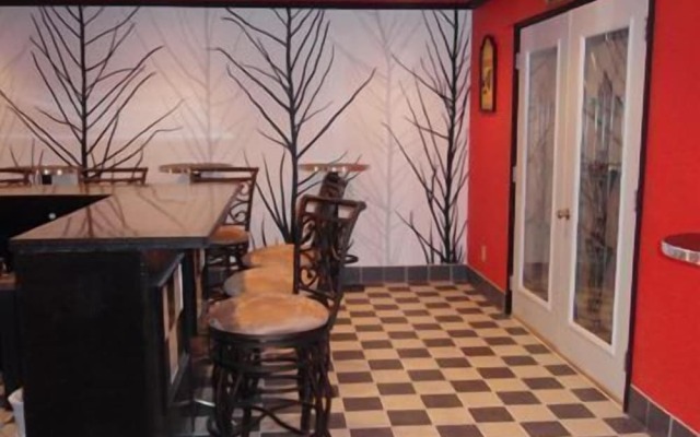 Roseau Motel and Diner