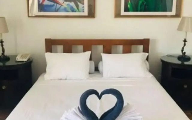 Waterfront Lodge