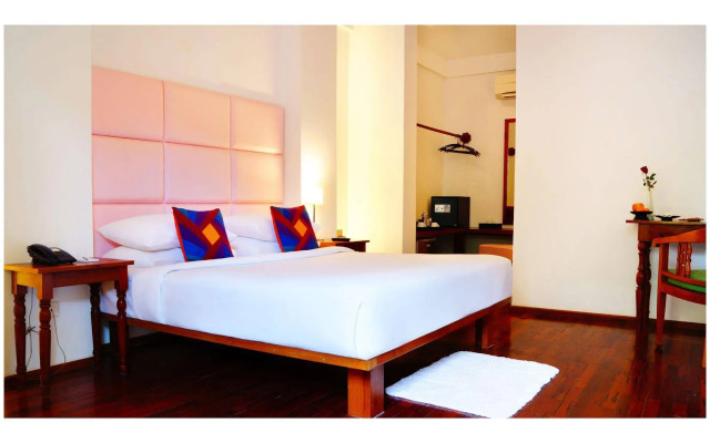 Oasis Hotel