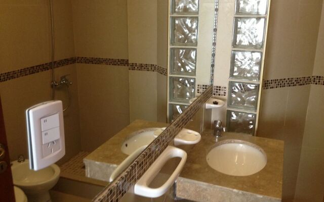 Lorenzo Suites Hotel